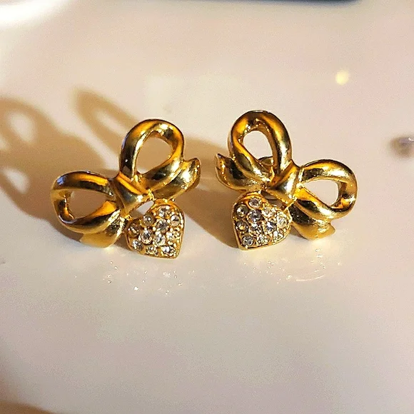 Elizabeth Taylor White Diamonds Gold Tone Bow Ribbon Pierced Stud Earrings - Picture 3 of 5